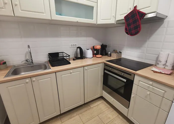 Black And White * ブカレスト