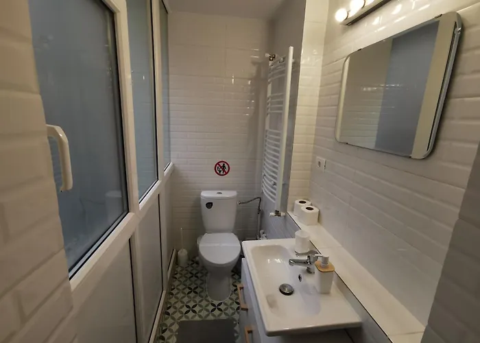 Black And White ブカレスト