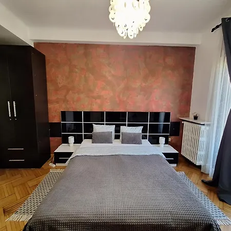 Black And White Apartman Bukarest
