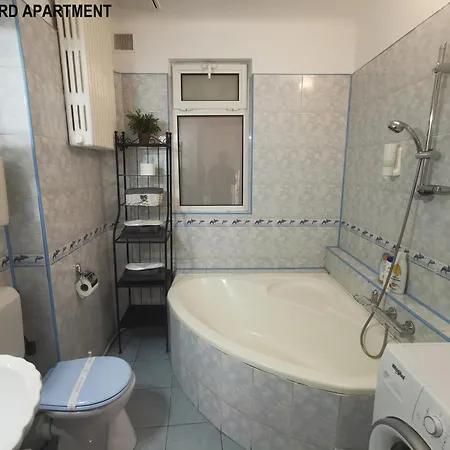 Daire Black And White *