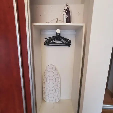 Apartamento Black And White Bucarest