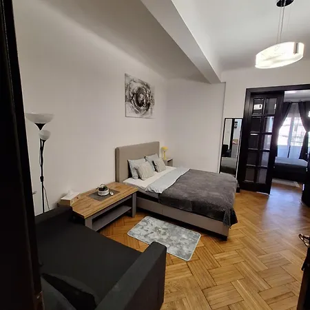 Black And White Apartment *