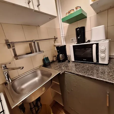 Black And White Apartment *