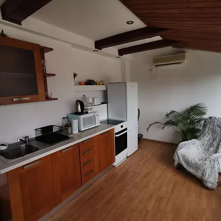 Black And White Appartamento Bucarest