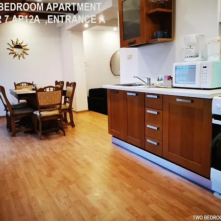 Black And White Appartamento Bucarest