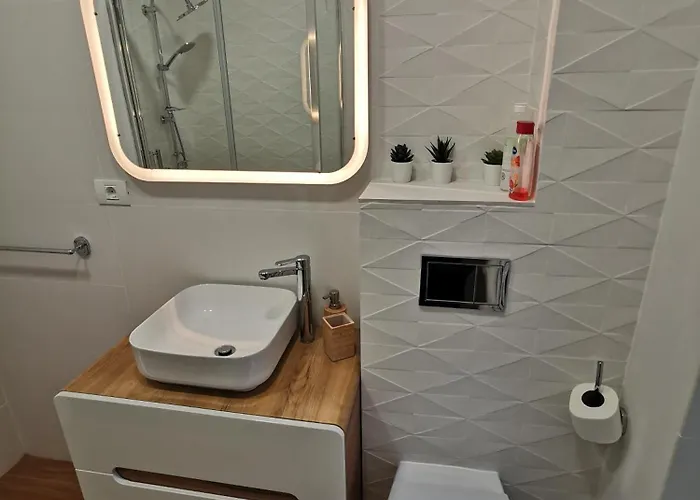 Black And White Apartman Bukarest