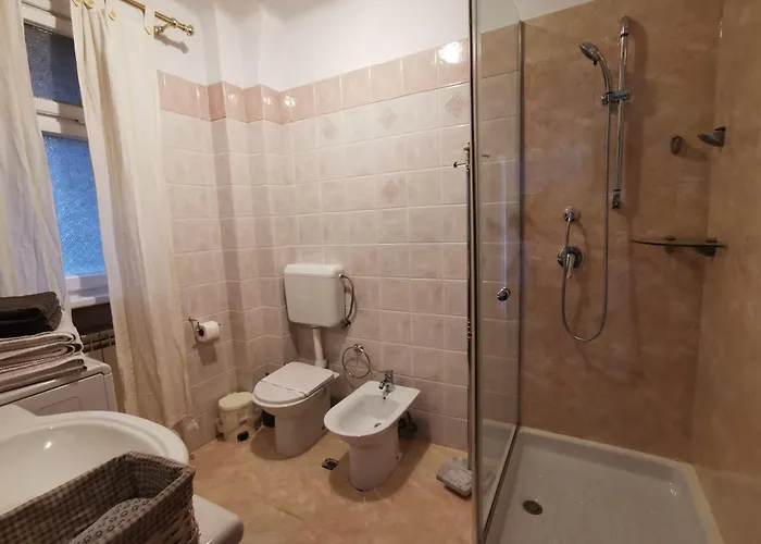 Black And White Bukarest