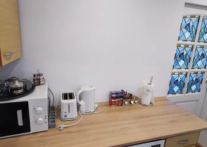 Black And White * بوخارست