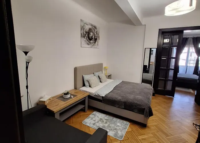 Black And White Apartman *