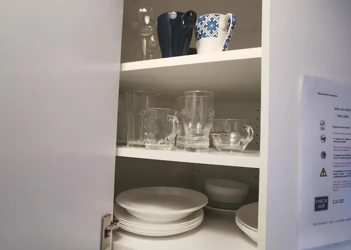 Black And White شقة بوخارست