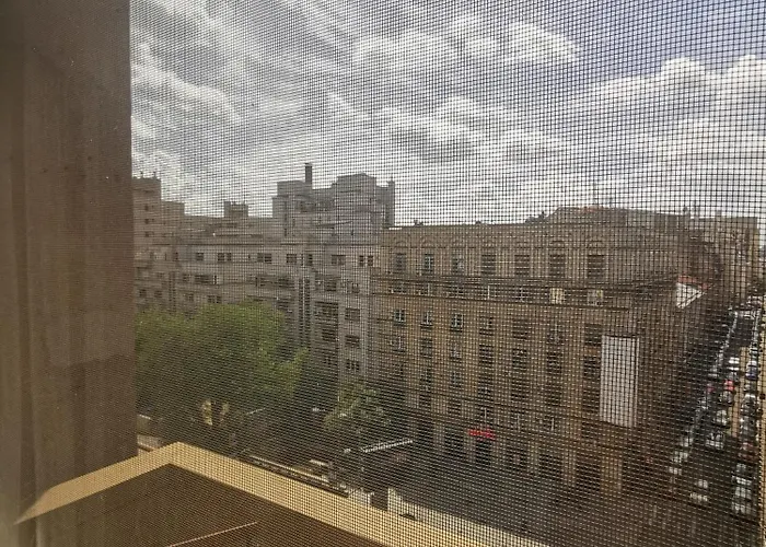 Black And White * بوخارست