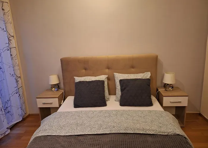 Black And White Apartman Bukarest