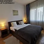 Black And White Apartman *