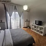 Black And White Apartman *