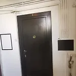 Black And White Apartman