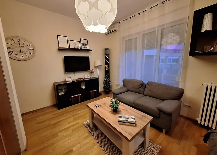 Black And White Apartment *